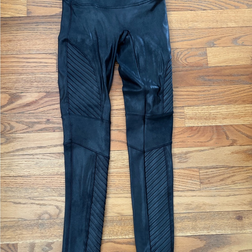 Spanx Textured Leather Leggings Size S